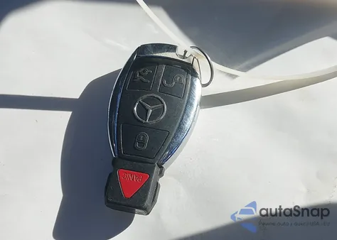 2015 Mercedes-Benz C 300 Sport z USA, uszkodzony, nr VIN 55SWF4JB6FU069381